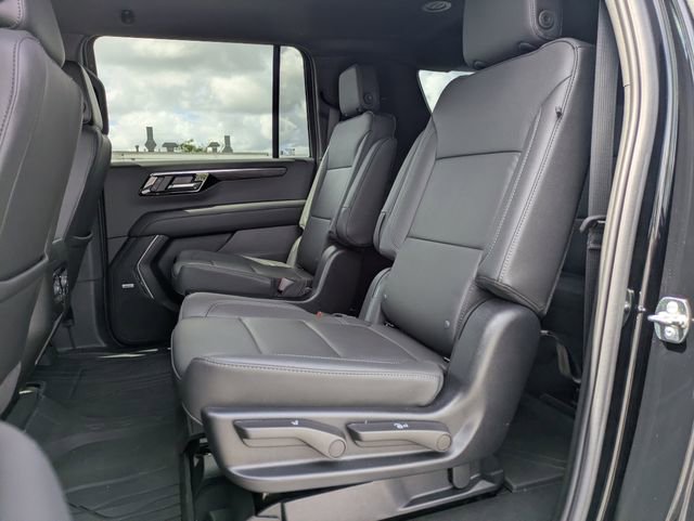 Used 2025 Chevrolet Suburban LT w/ Comfort Package image 12