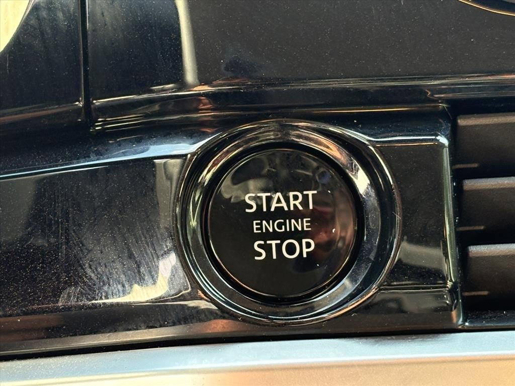 Certified 2025 Nissan Pathfinder SL image 14