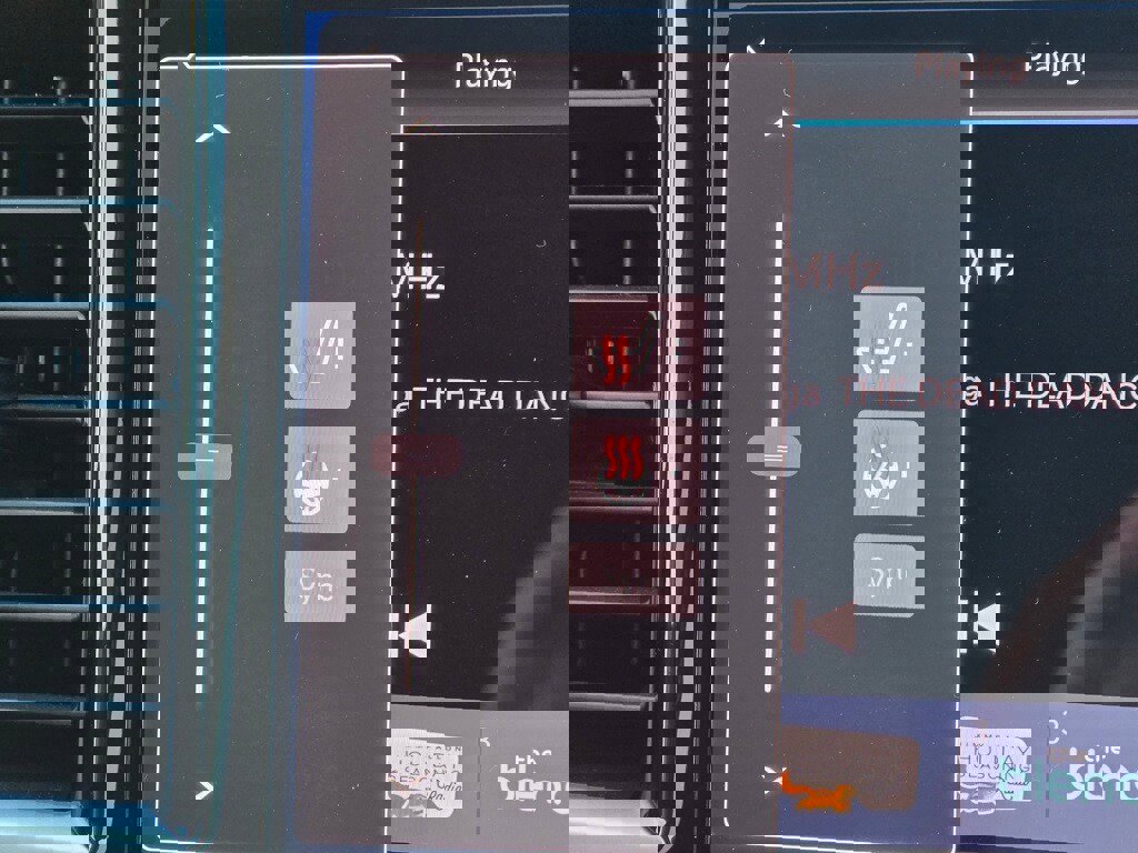 Used 2024 Chrysler Pacifica Touring-L image 13