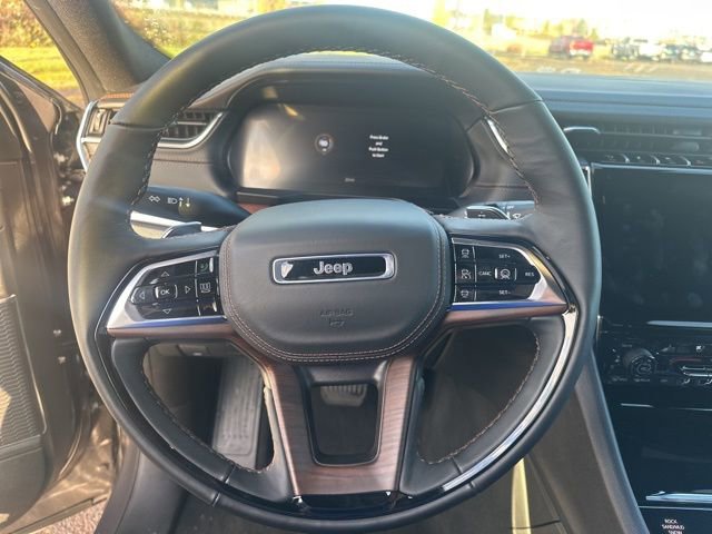 New 2025 Jeep Grand Cherokee Summit image 12