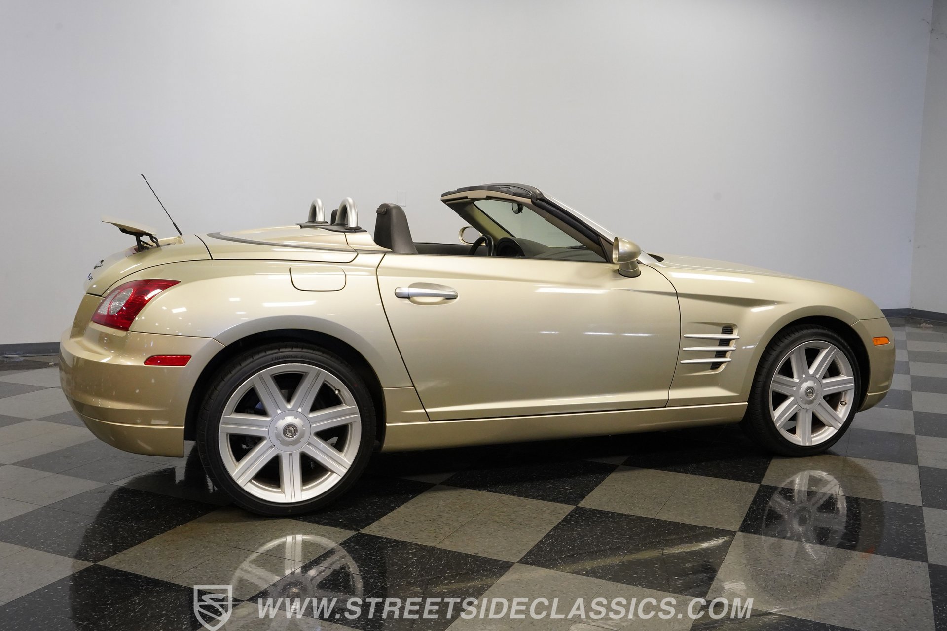 Used 2006 Chrysler Crossfire Limited RWD image 14