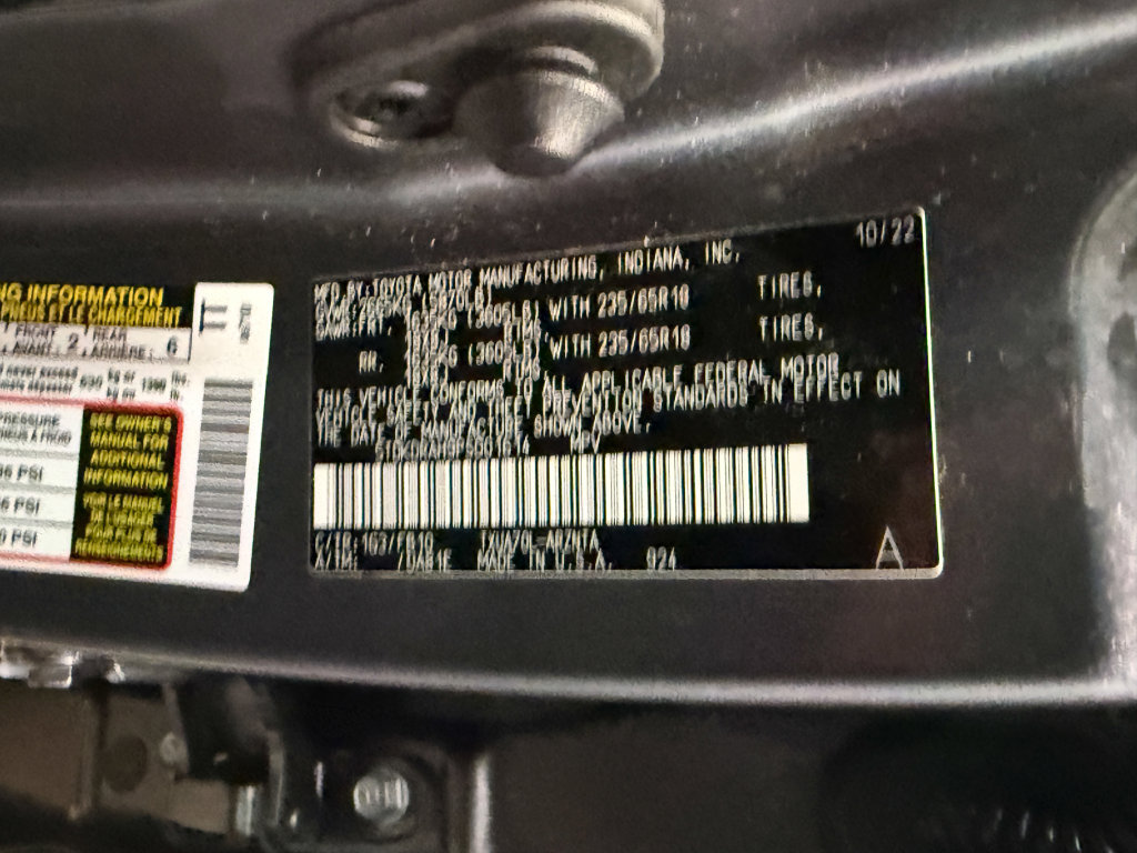 Used 2023 Toyota Highlander L FWD image 27