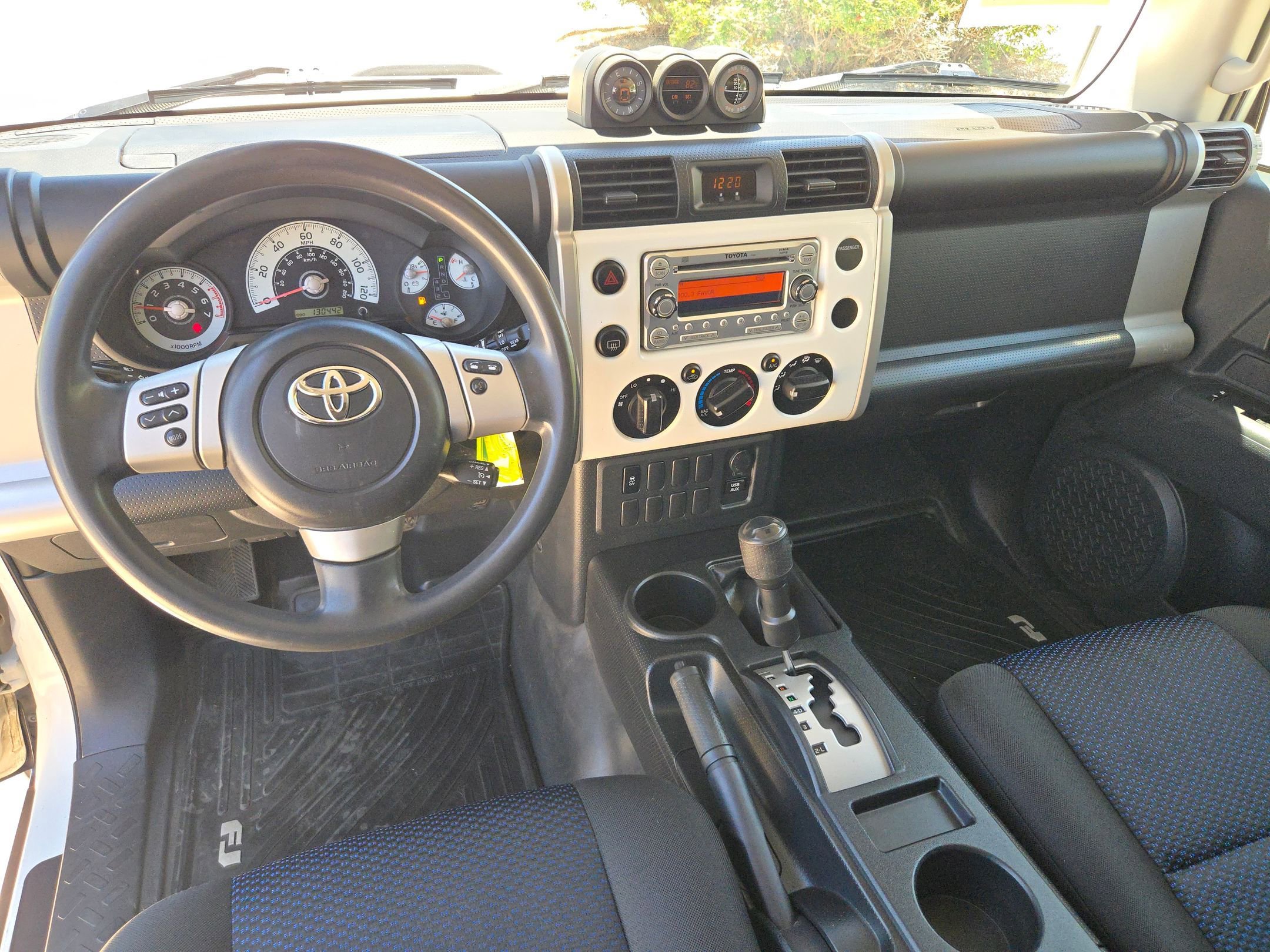 Used 2014 Toyota FJ Cruiser 4WD w/ Convenience Package image 16