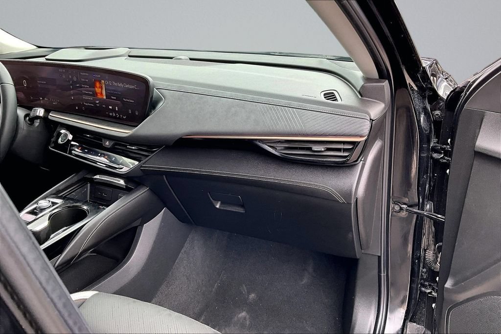 Used 2024 Buick Envision Sport Touring AWD/4WD image 13