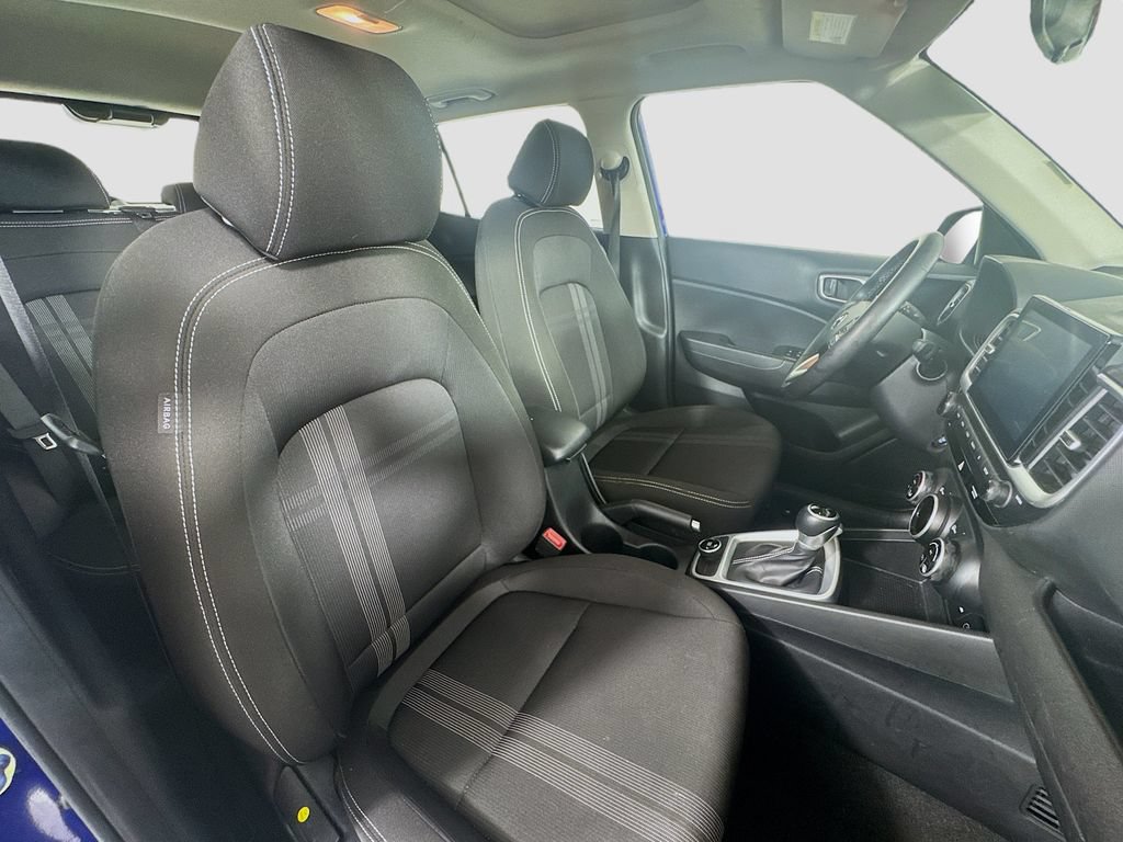 Certified 2025 Hyundai Venue SEL FWD image 28