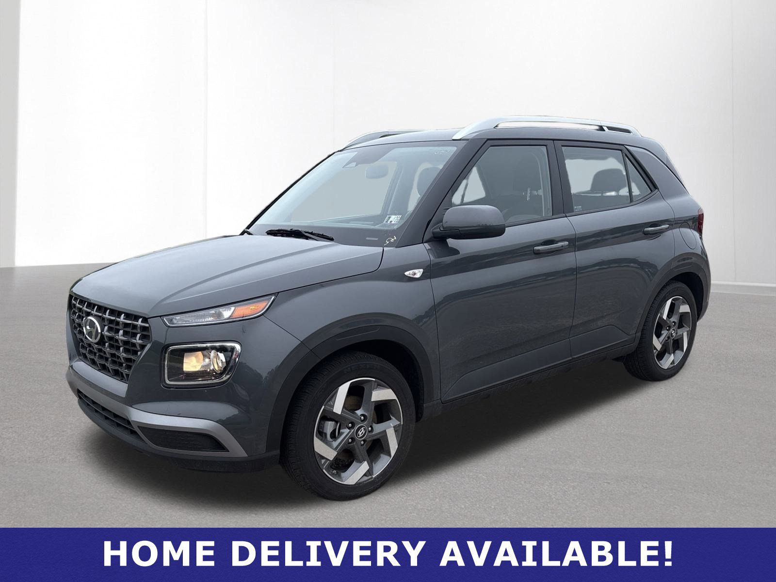 Used 2025 Hyundai Venue SEL image 3