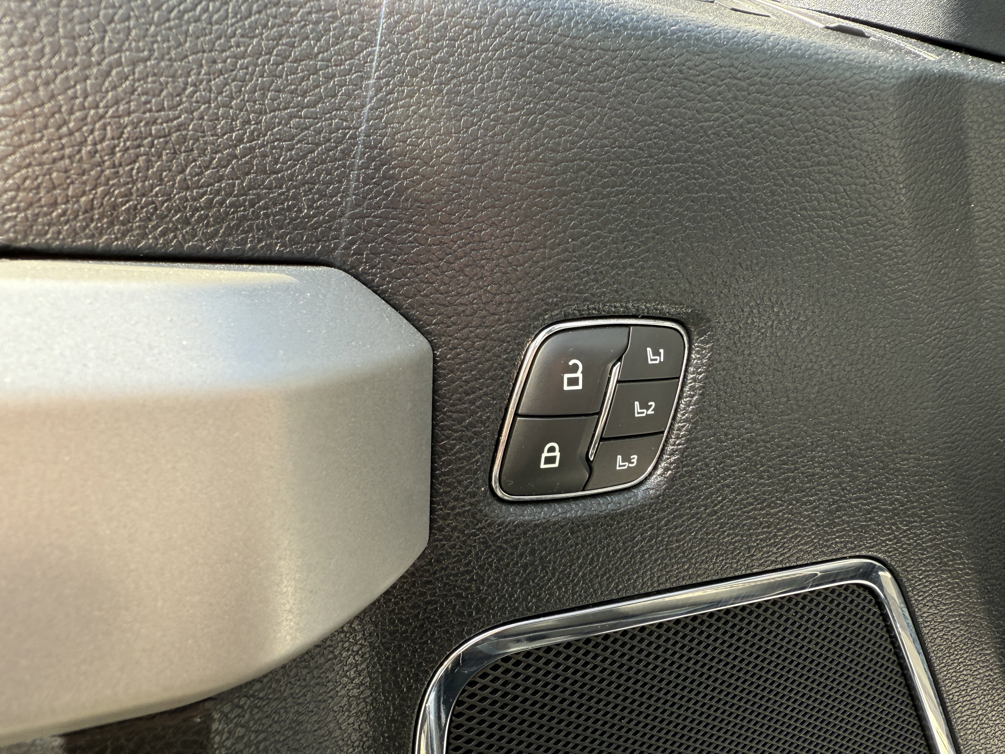 Used 2021 Ford F250 Lariat image 14