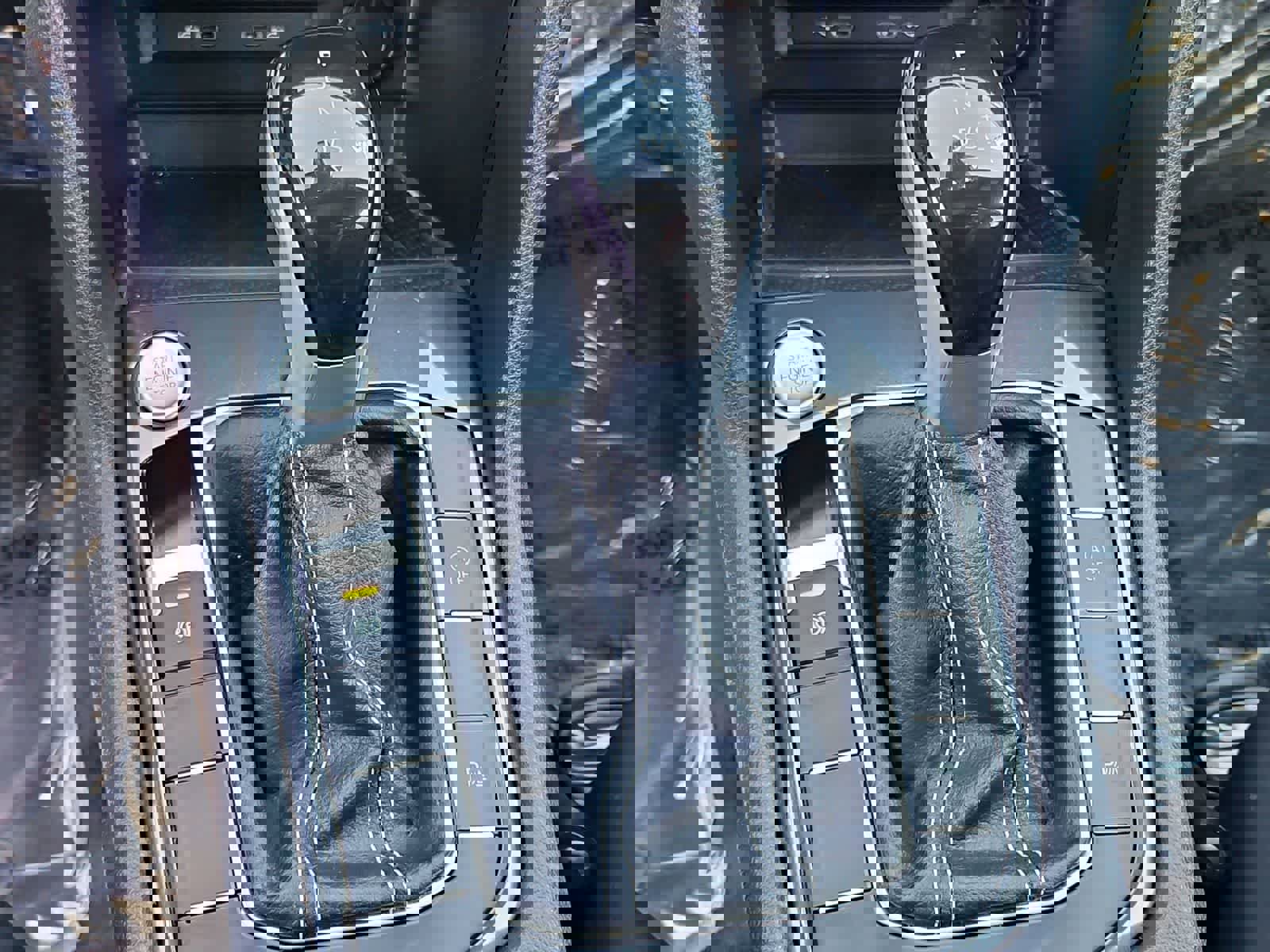 Used 2024 Volkswagen Tiguan SE R-Line image 31