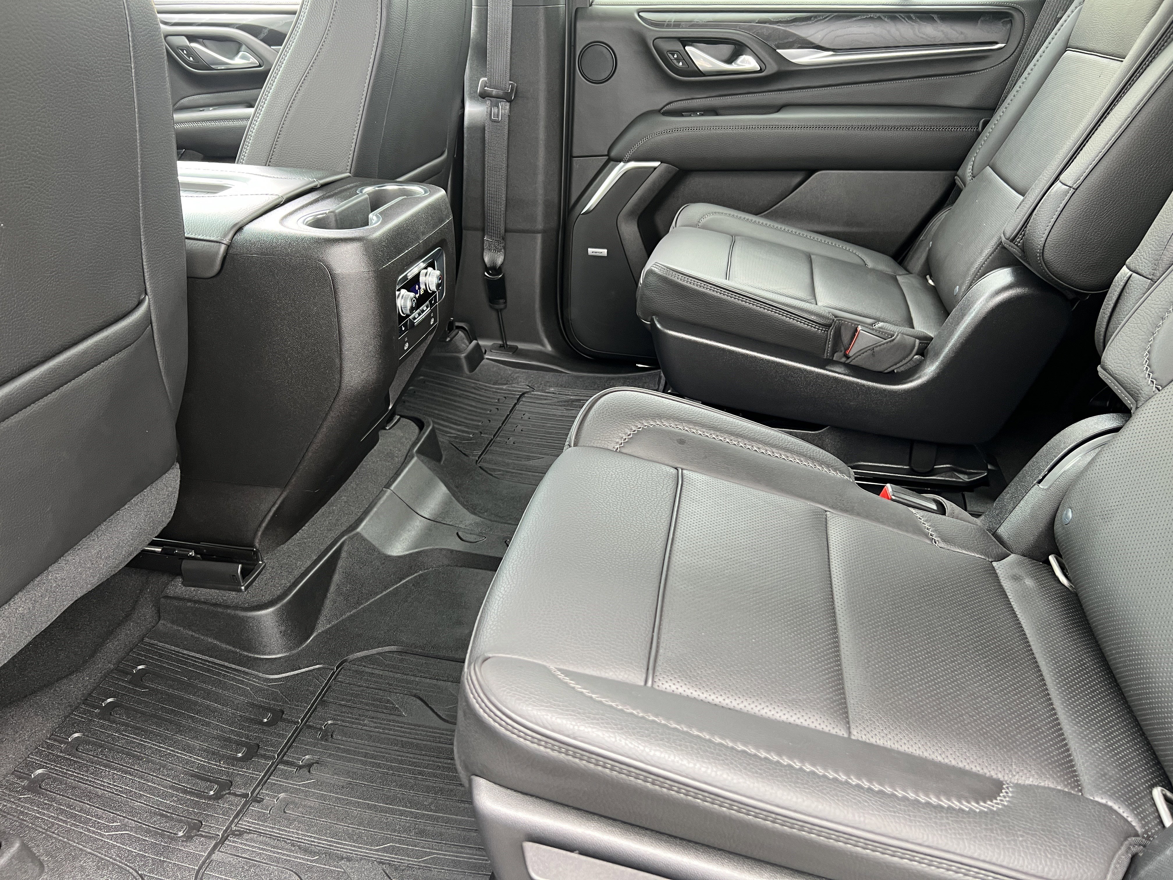 Used 2021 GMC Yukon Denali AWD/4WD image 17