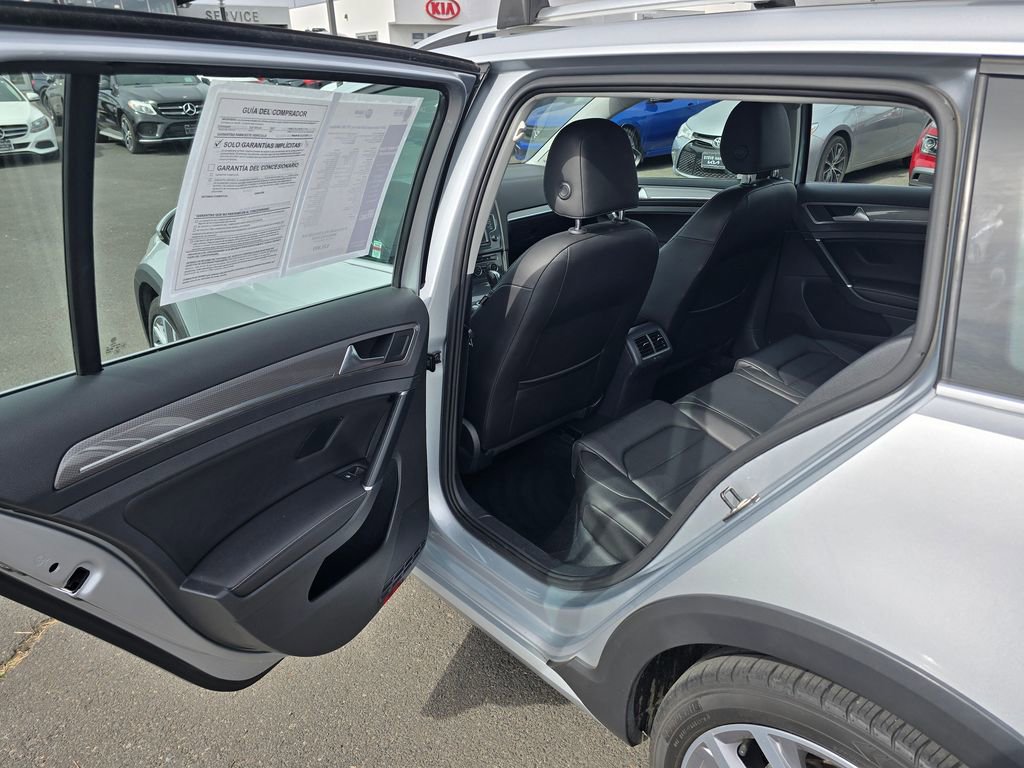 Used 2017 Volkswagen Golf Alltrack SEL image 15