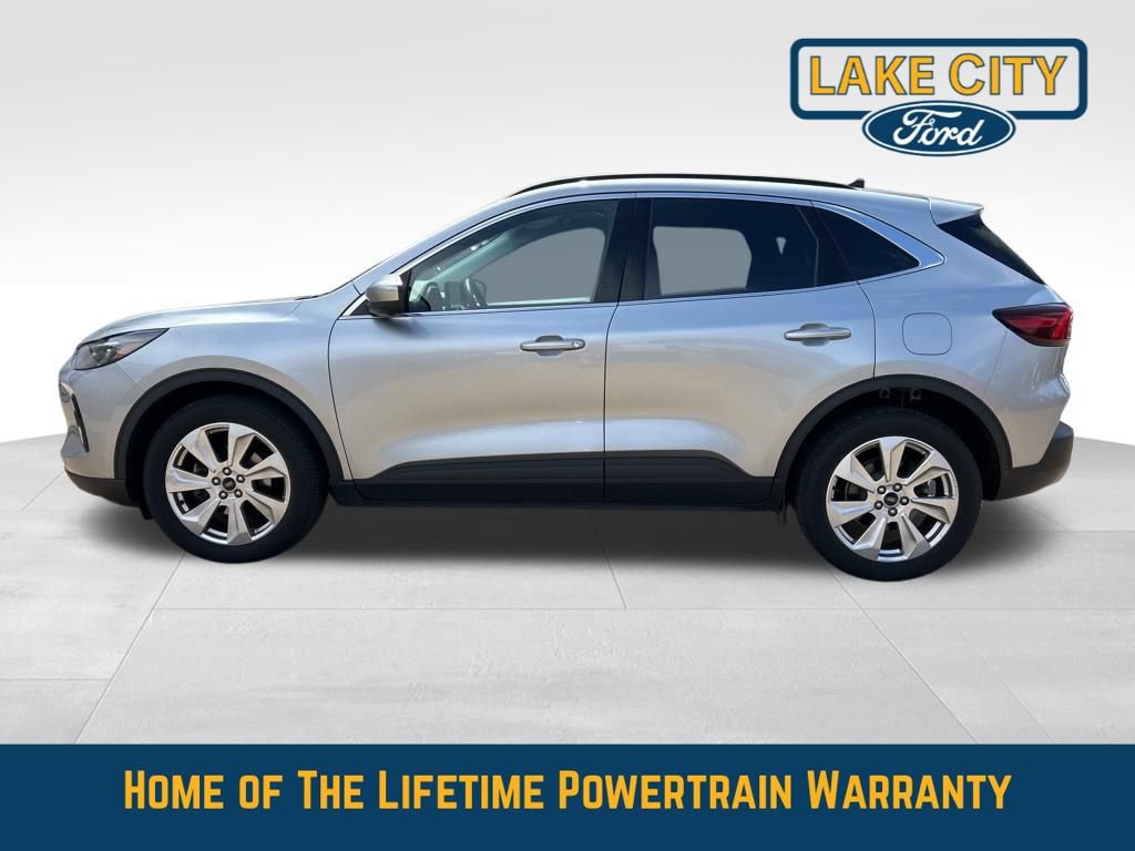 Used 2023 Ford Escape Platinum AWD/4WD image 2