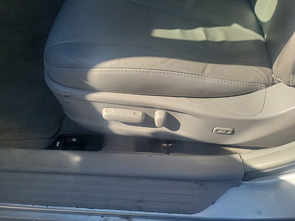 Used 2009 Toyota Camry XLE FWD image 18