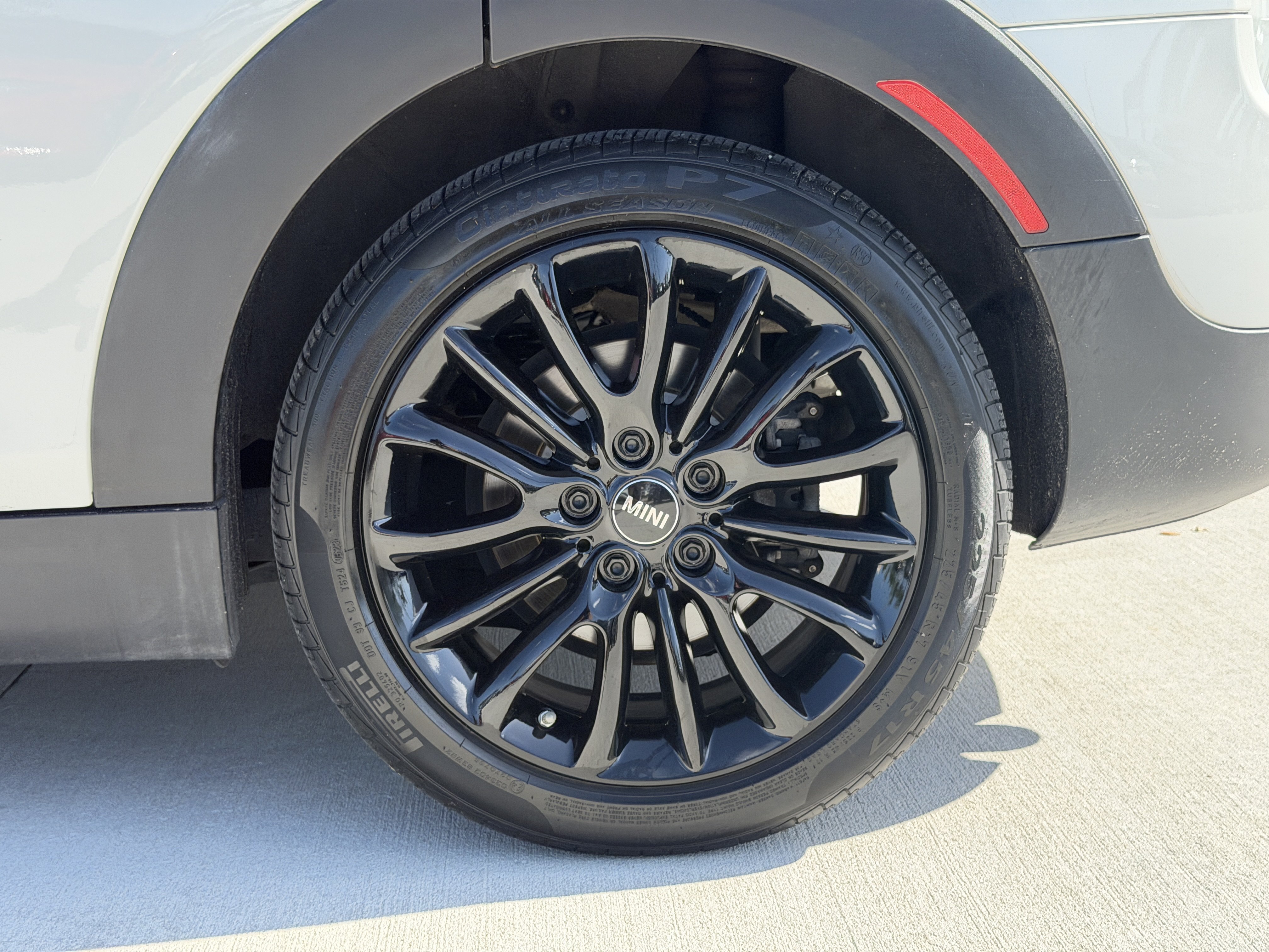 Used 2019 MINI Cooper Clubman ALL4 AWD/4WD image 11