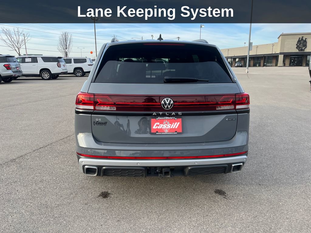 Used 2024 Volkswagen Atlas Peak Edition SE image 5