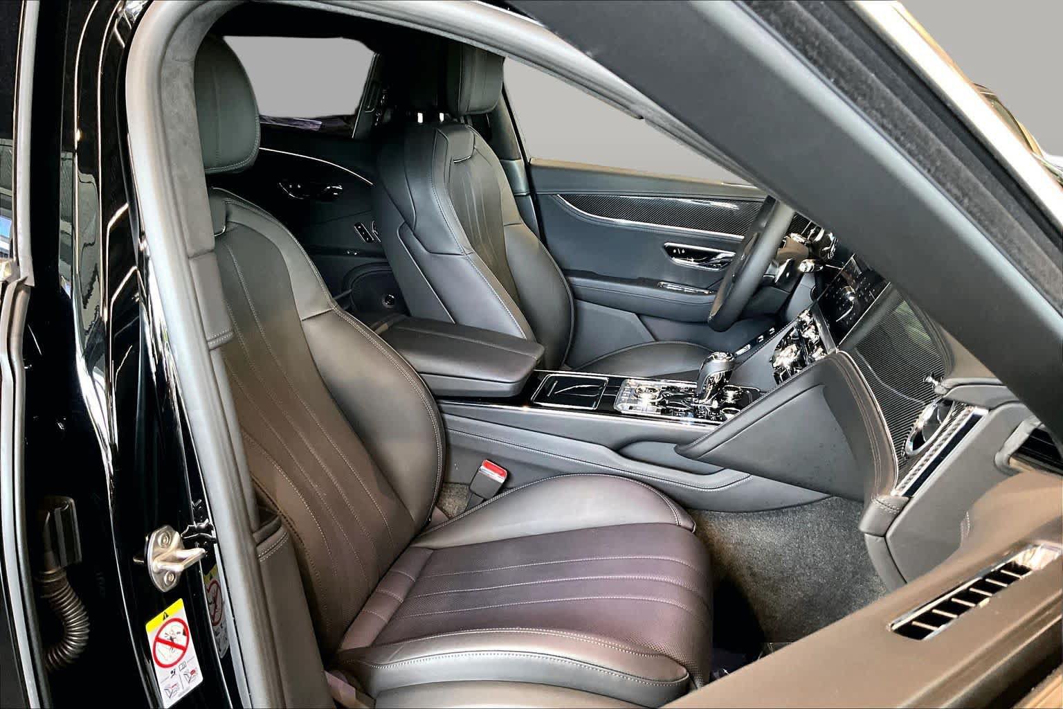 Used 2023 Bentley Flying Spur Plug-In Hybrid AWD/4WD image 8