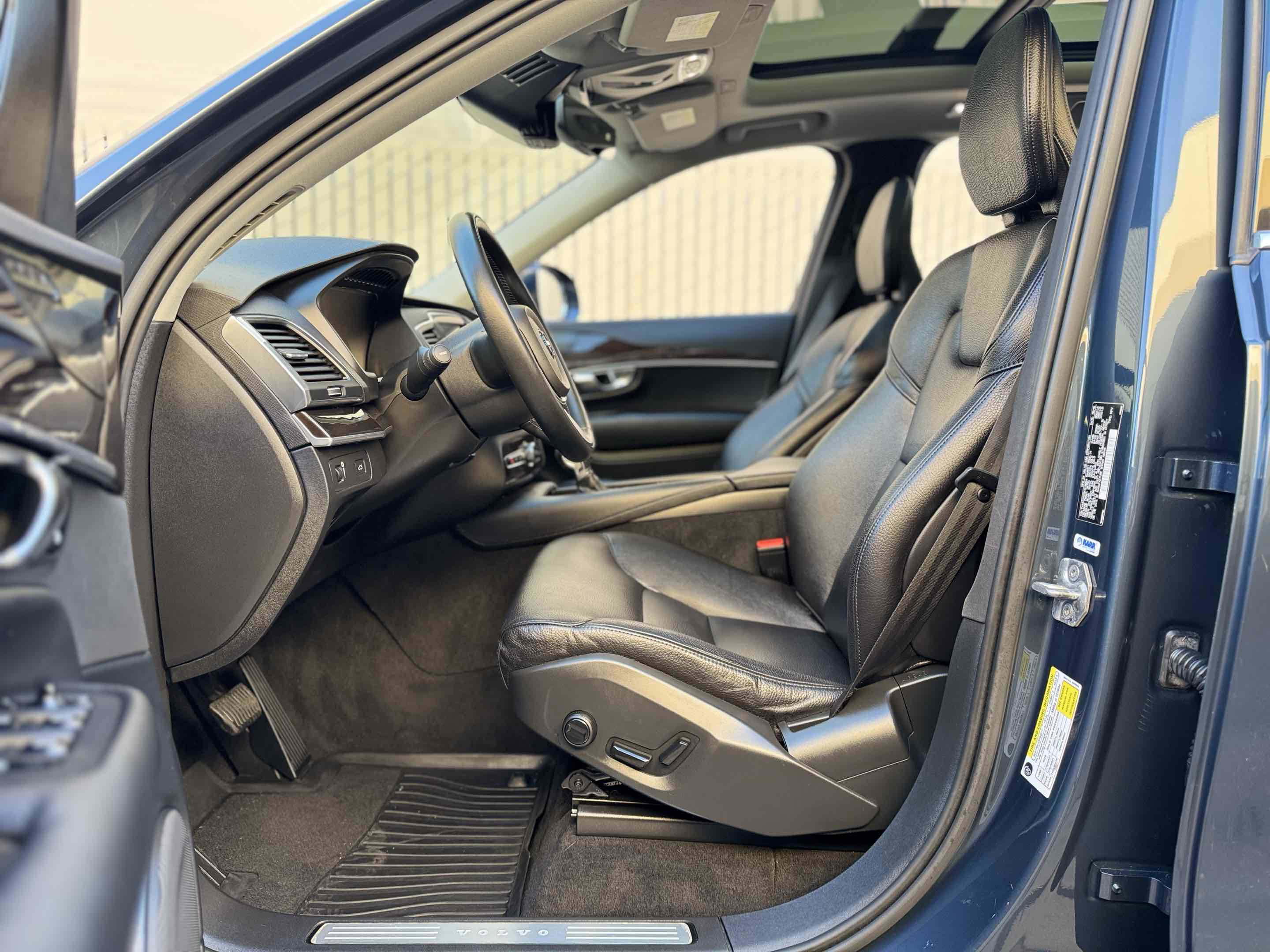 Used 2019 Volvo XC90 T6 Momentum w/ Advanced Package image 6