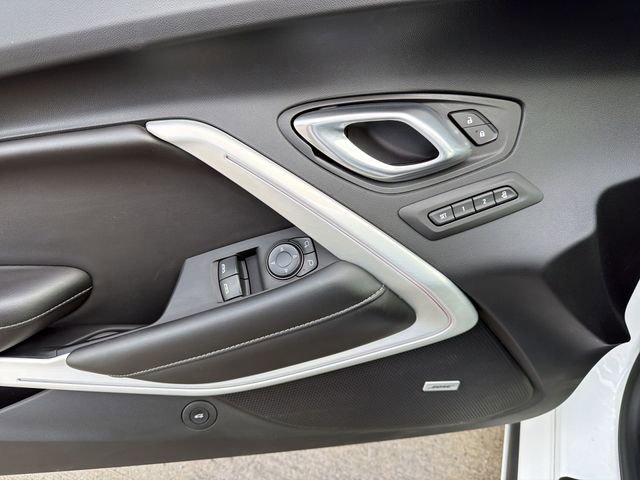 Used 2018 Chevrolet Camaro SS image 15
