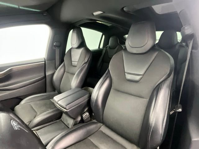 Used 2016 Tesla Model X 90D image 6