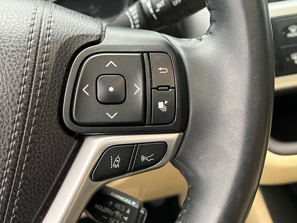 Used 2019 Toyota Highlander XLE image 19