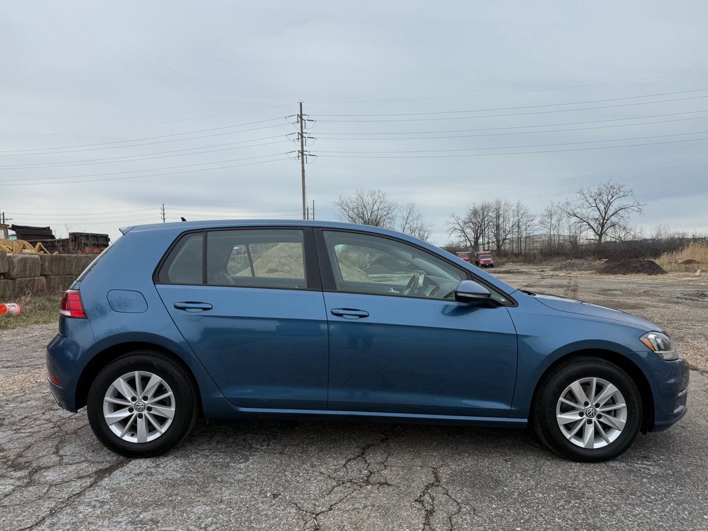 Used 2018 Volkswagen Golf S FWD image 2
