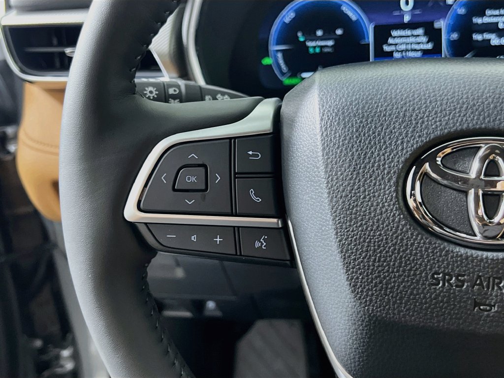 New 2026 Toyota Highlander Platinum AWD/4WD image 16