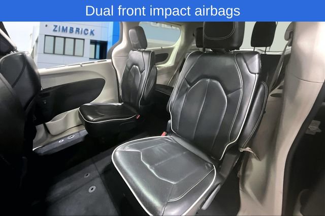 Used 2023 Chrysler Pacifica Limited image 22