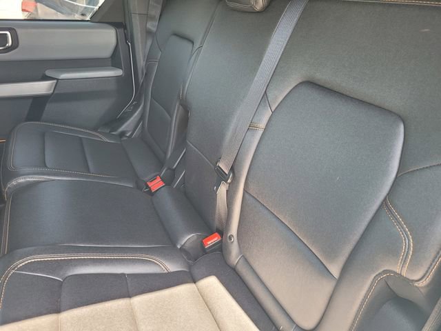 Used 2023 Ford Bronco Badlands image 15