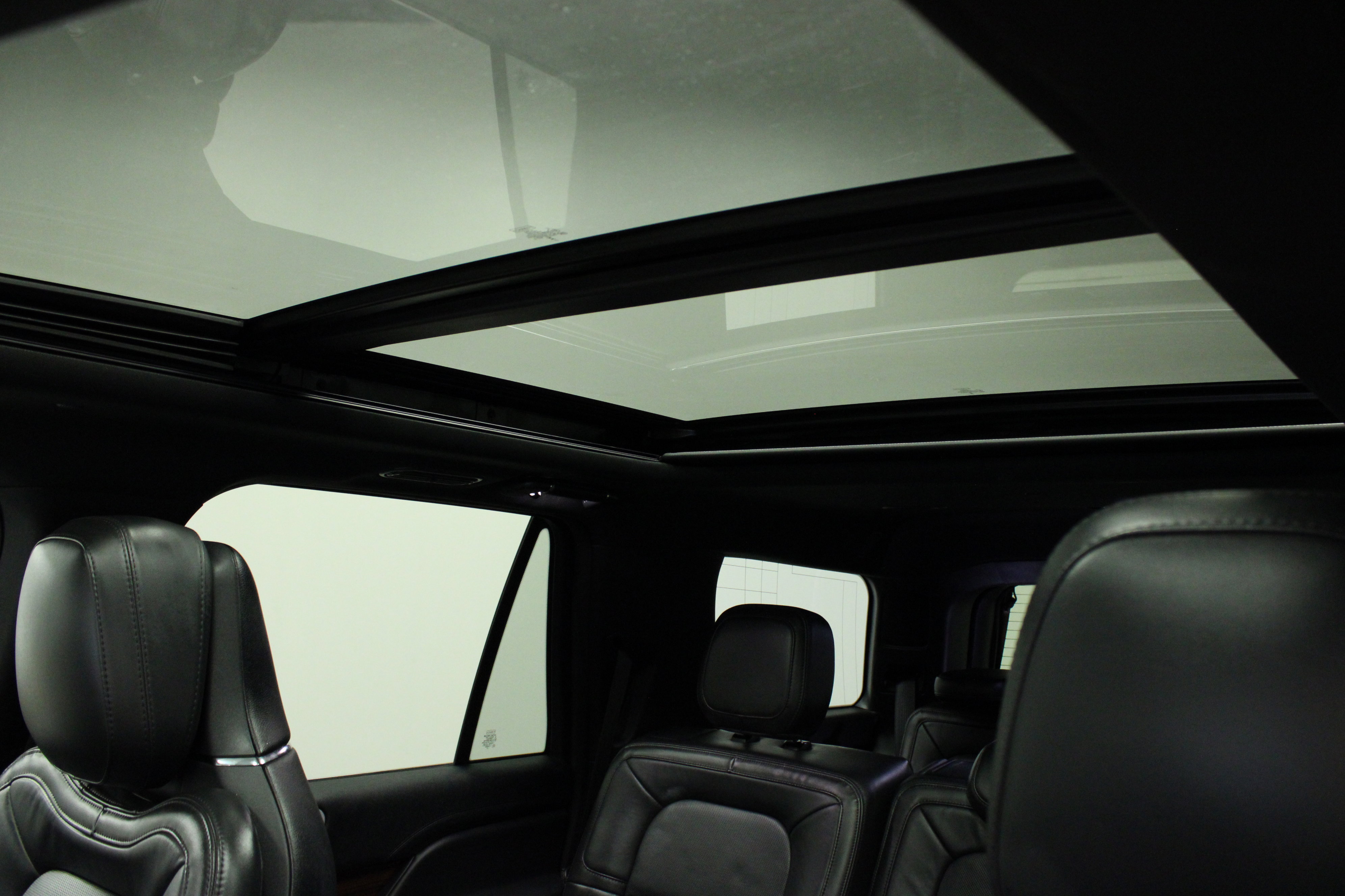 Used 2024 Lincoln Navigator Reserve image 33