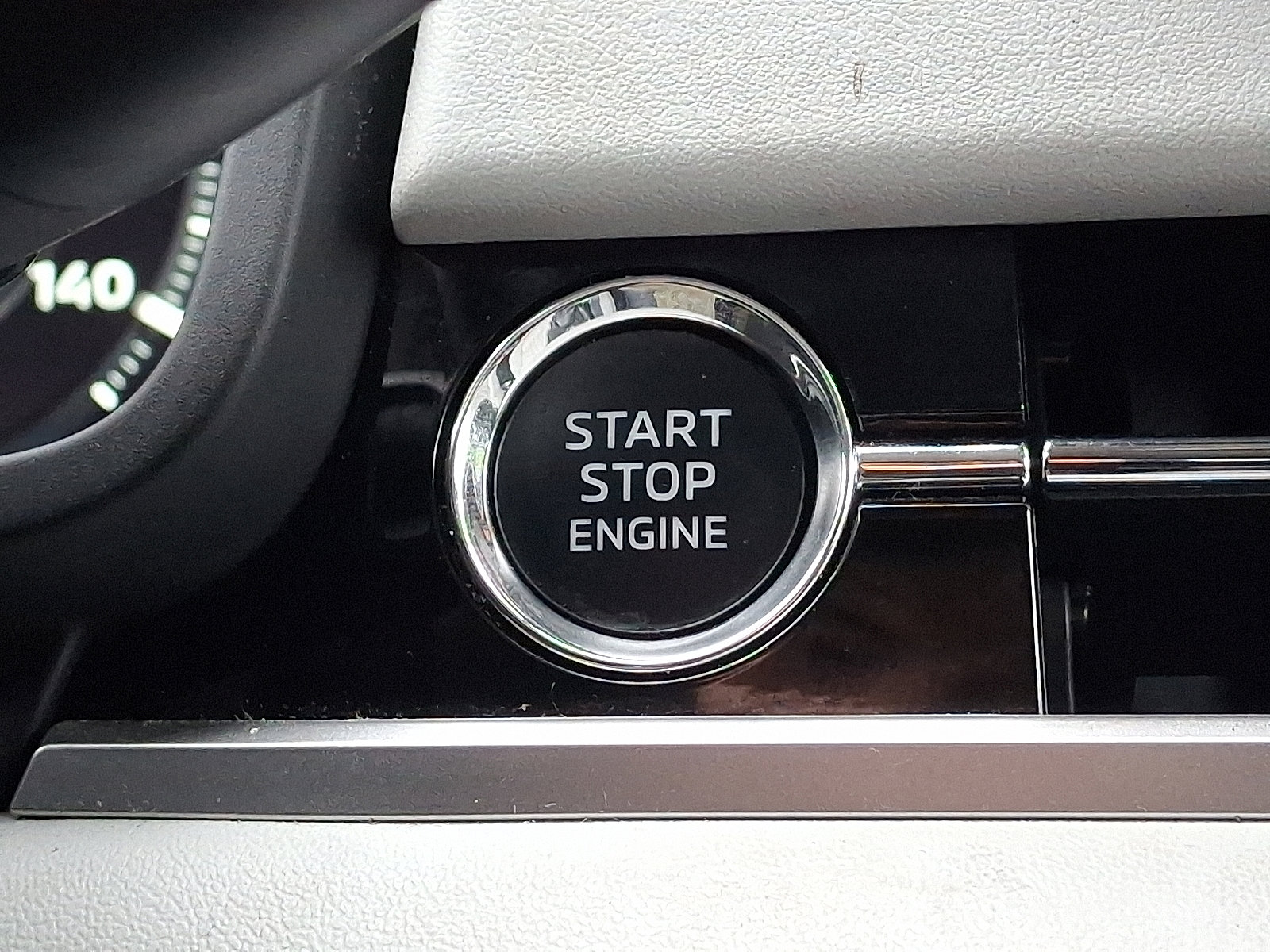 Used 2023 Mitsubishi Outlander SEL 40th Anniversary AWD/4WD image 27