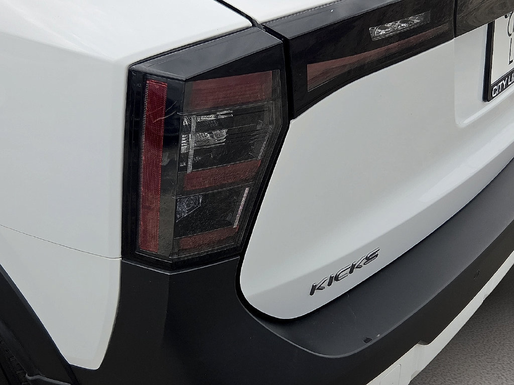 Used 2025 Nissan Kicks S FWD image 9