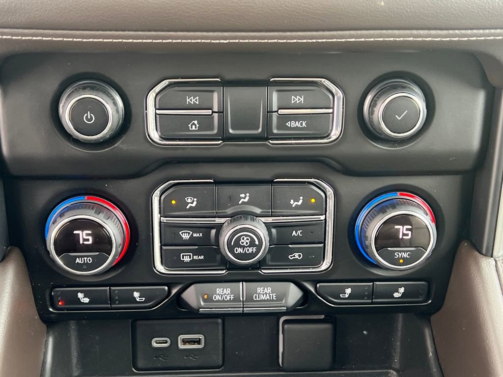 Used 2021 Chevrolet Tahoe Z71 w/ Z71 Signature Package AWD/4WD image 33