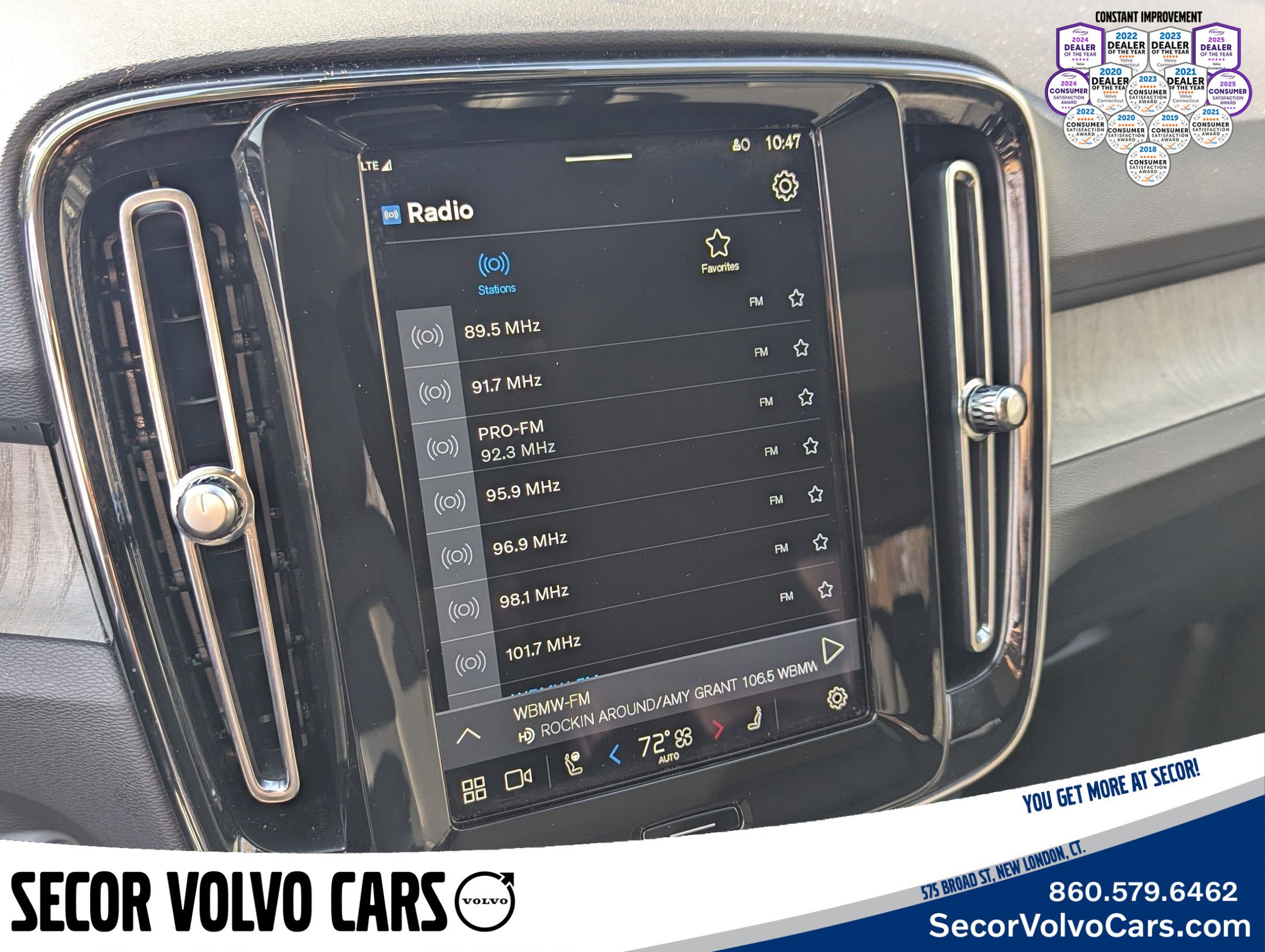 Certified 2024 Volvo XC40 B5 Ultimate w/ Climate Package image 13