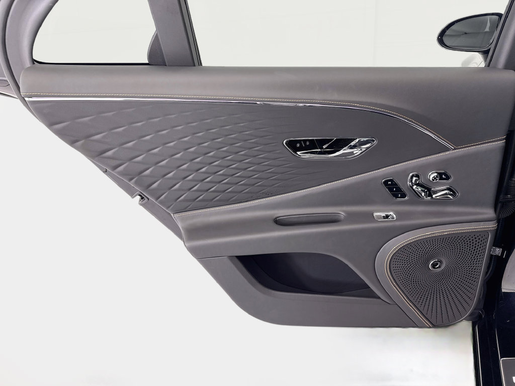 Used 2026 Bentley Flying Spur V8 AWD/4WD image 25