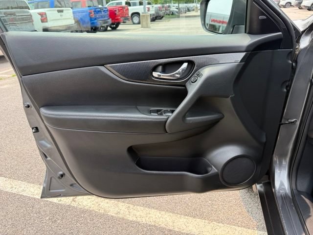 Used 2016 Nissan Rogue SL w/ SL Premium Package AWD/4WD image 16