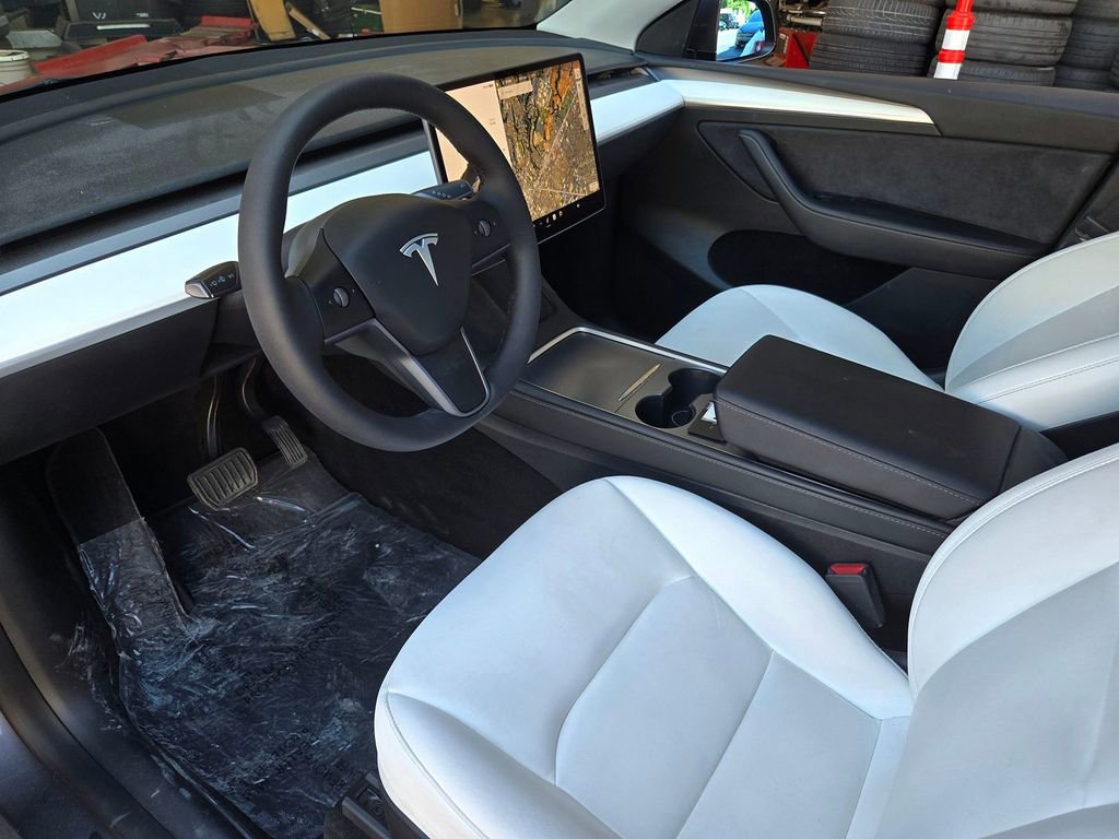 Used 2023 Tesla Model Y Long Range image 9
