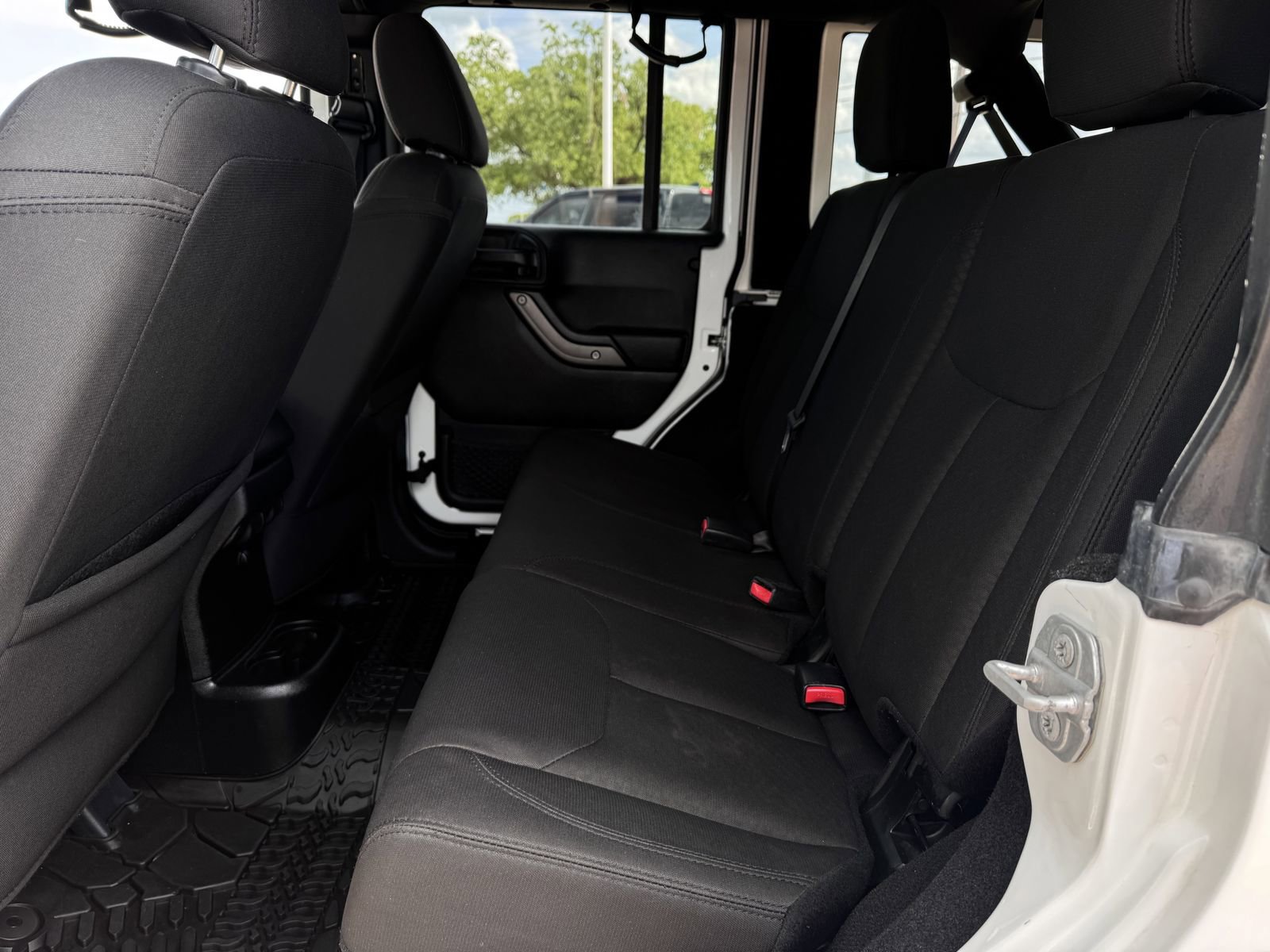 Used 2018 Jeep Wrangler Unlimited Sport S AWD/4WD image 27