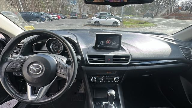 Used 2016 MAZDA MAZDA3 i Touring w/ Popular Equipment Package image 9