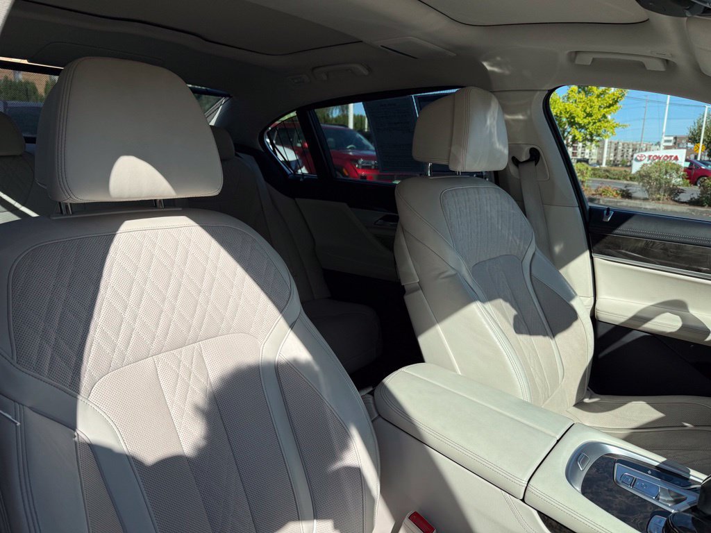 Used 2016 BMW 740i RWD image 22