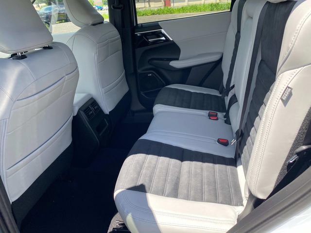 New 2025 Mitsubishi Outlander AWD image 7