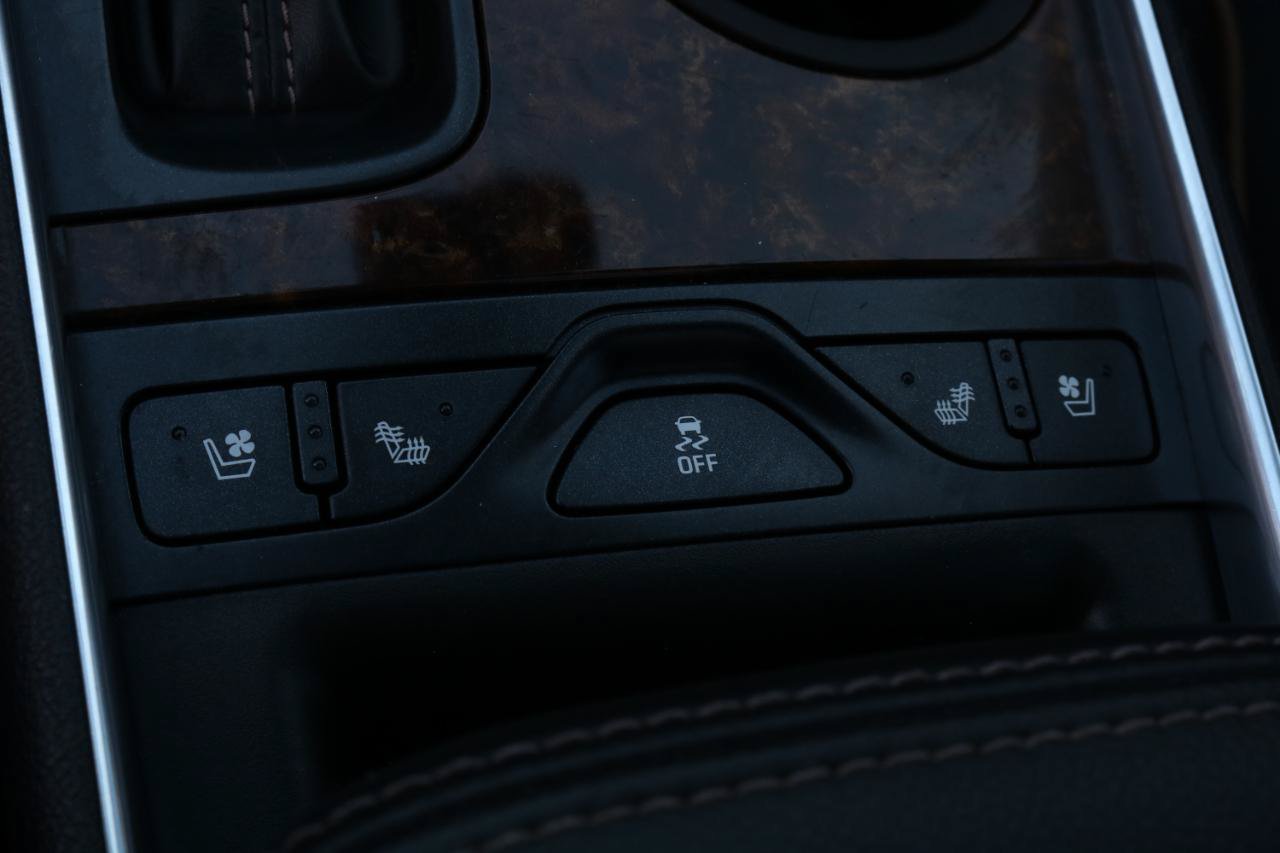 Used 2014 Chevrolet Impala LTZ FWD image 35