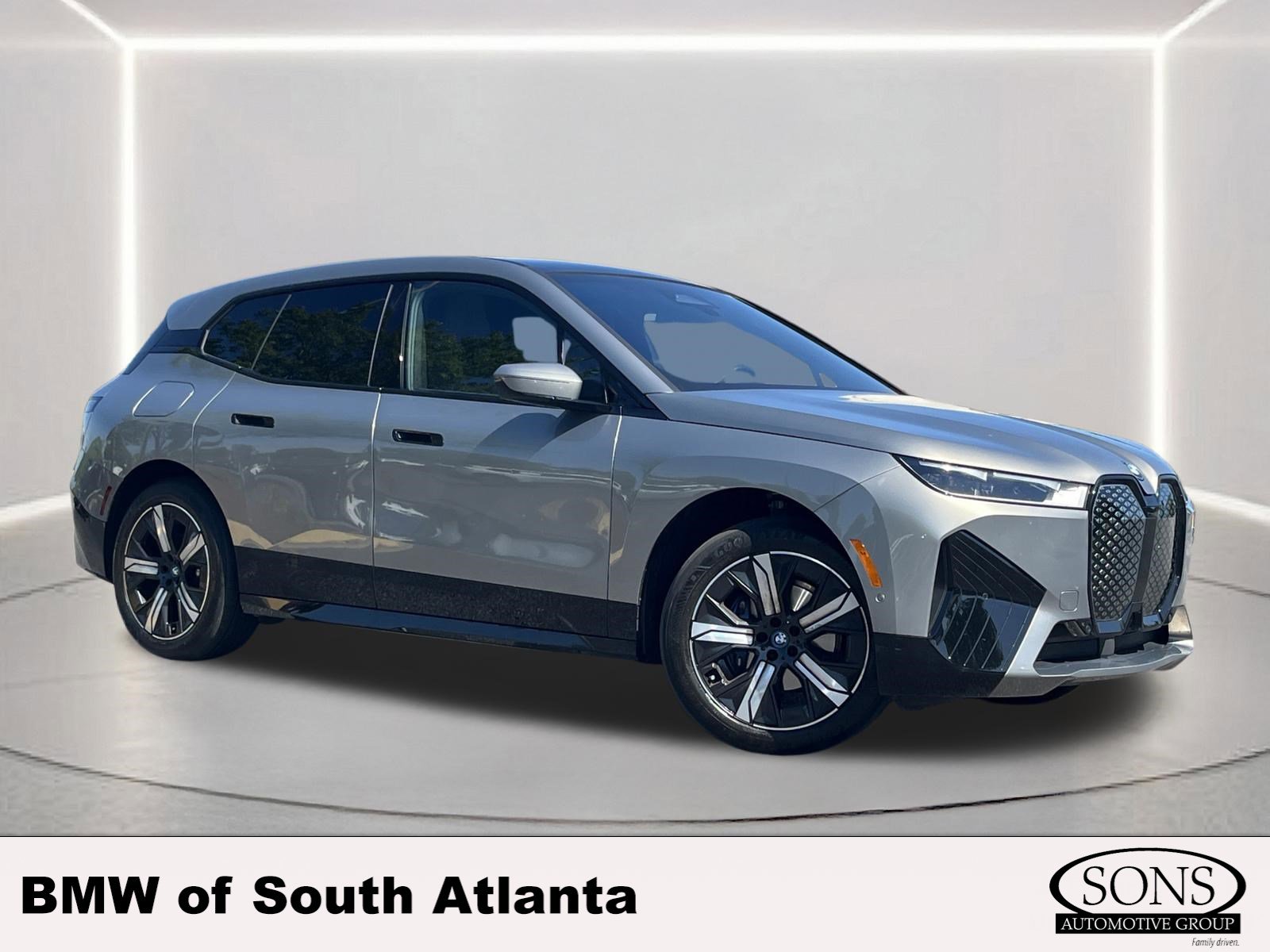 Used 2023 BMW iX xDrive50 w/ Sport Package AWD/4WD image 1