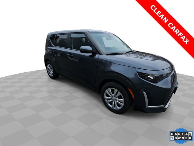 Used 2023 Kia Soul LX image 2