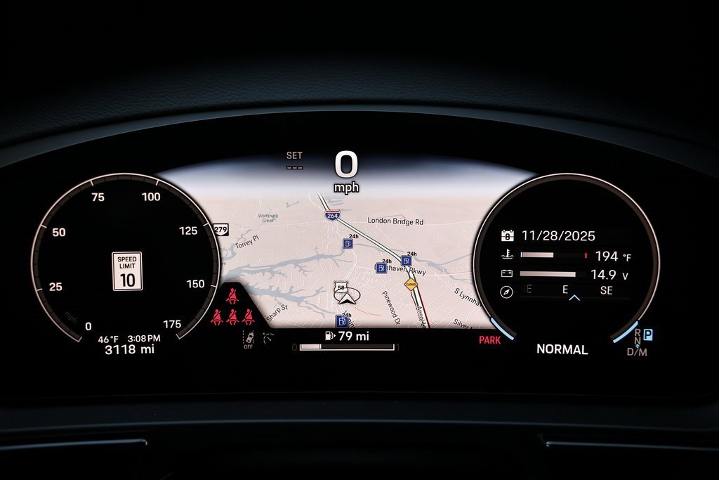 Certified 2025 Porsche Cayenne w/ Premium Package Plus image 35