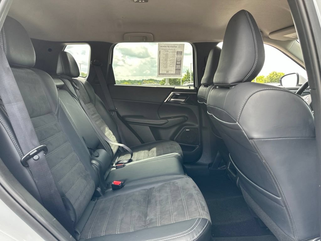 Used 2025 Mitsubishi Outlander SE AWD/4WD image 29
