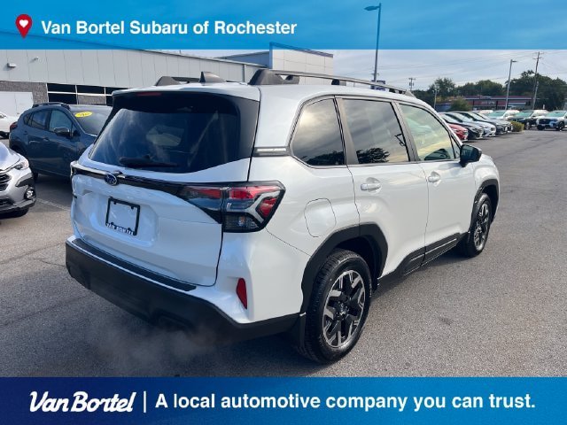 Used 2025 Subaru Forester Premium AWD/4WD image 5