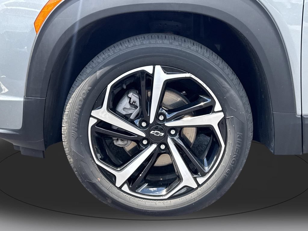 Used 2023 Chevrolet TrailBlazer RS w/ Convenience Package AWD/4WD image 9