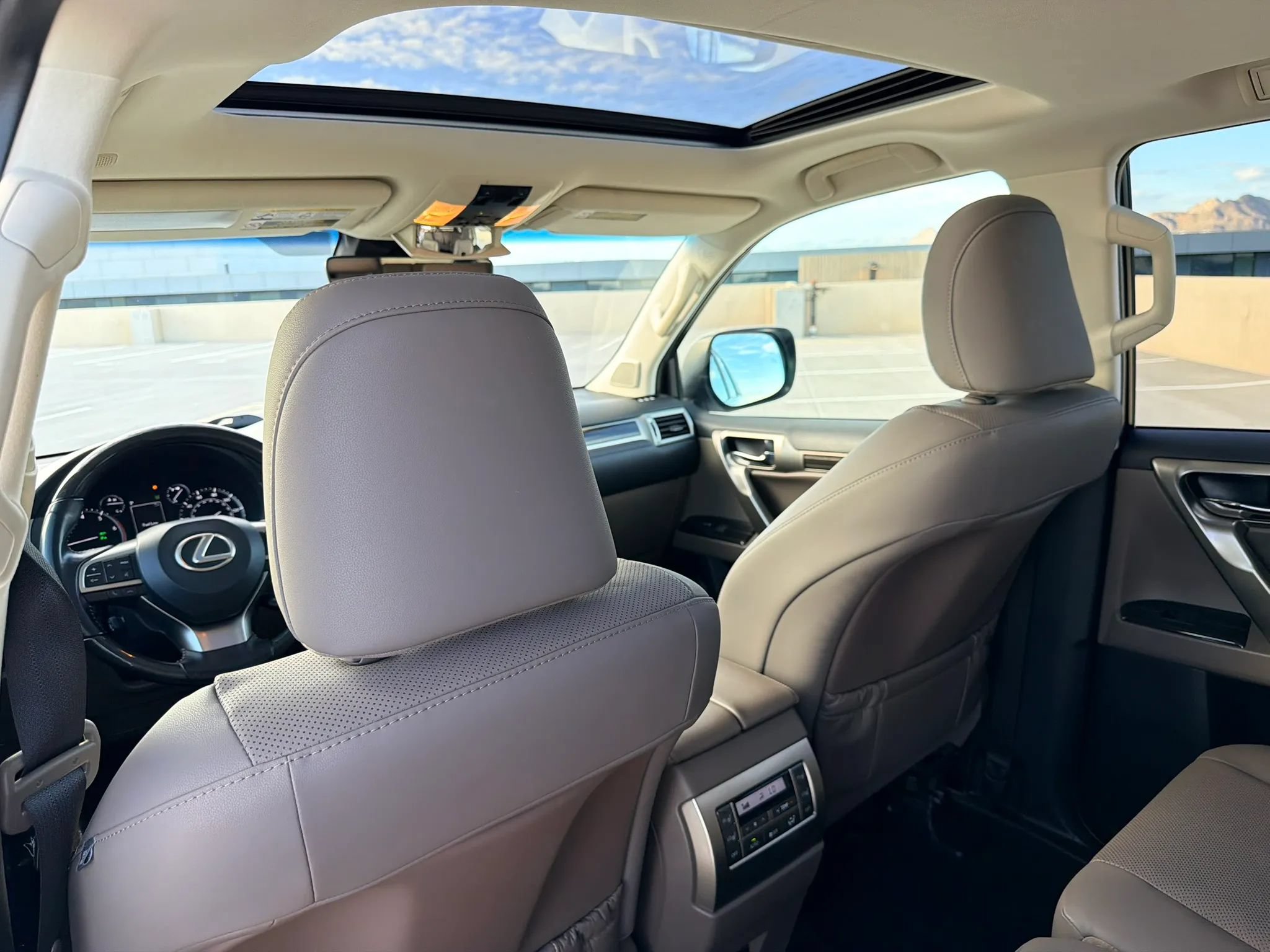 Used 2020 Lexus GX 460 Premium w/ Premium Package AWD/4WD image 22