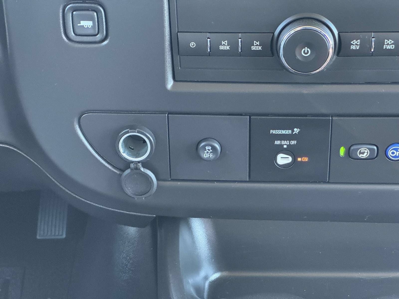 Used 2025 Chevrolet Express 3500 LT w/ LT Preferred Equipment Group RWD image 21
