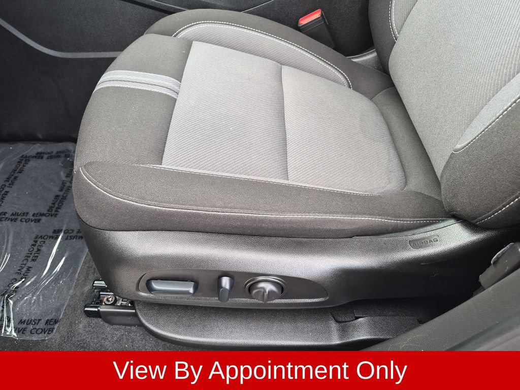 Used 2025 Chevrolet Blazer LT FWD image 14