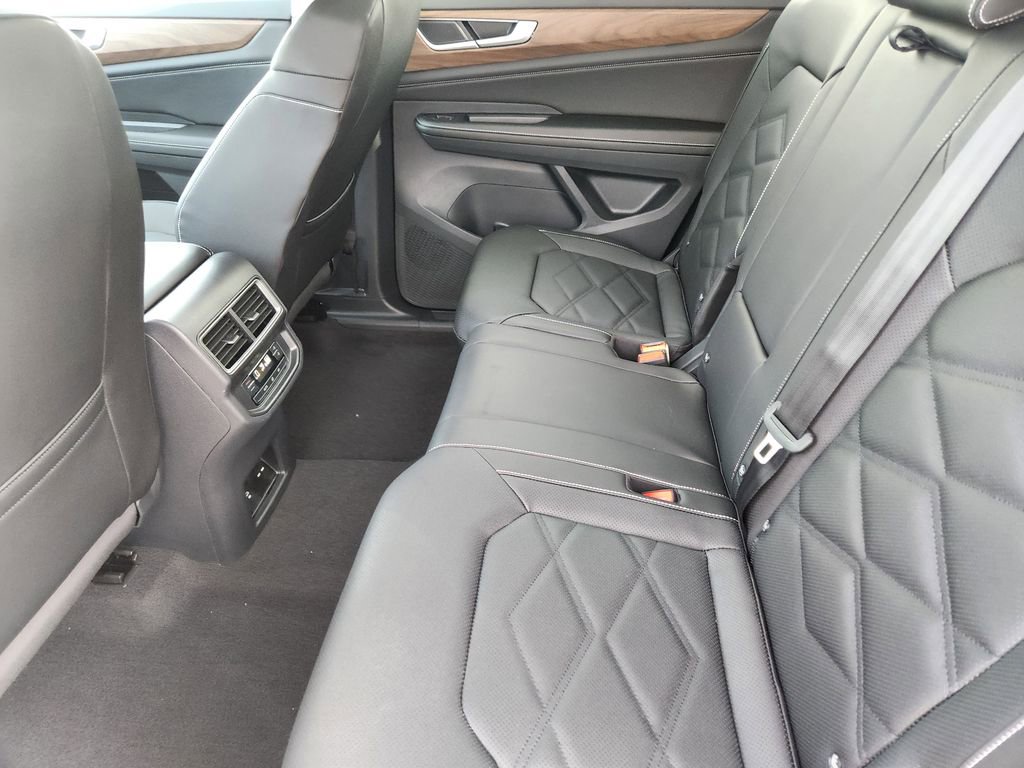 New 2026 Volkswagen Atlas SE image 18